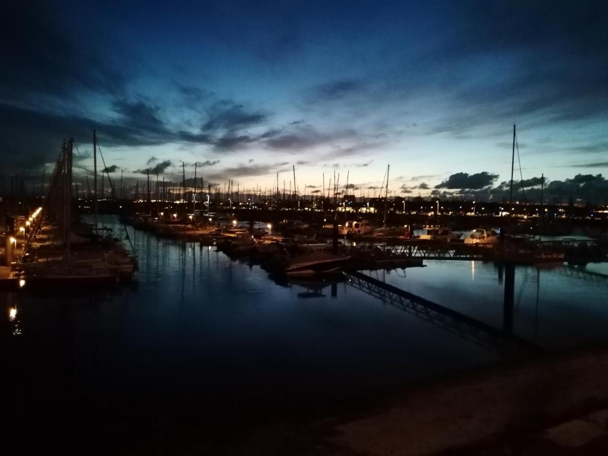 Sejour Insolite Sur Un Yacht. Bateau Hotel A Quai. Ла Рошел Екстериор снимка