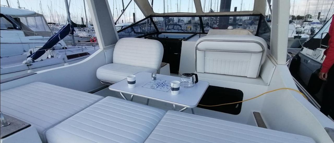 Sejour Insolite Sur Un Yacht. Bateau Hotel A Quai. Ла Рошел Екстериор снимка