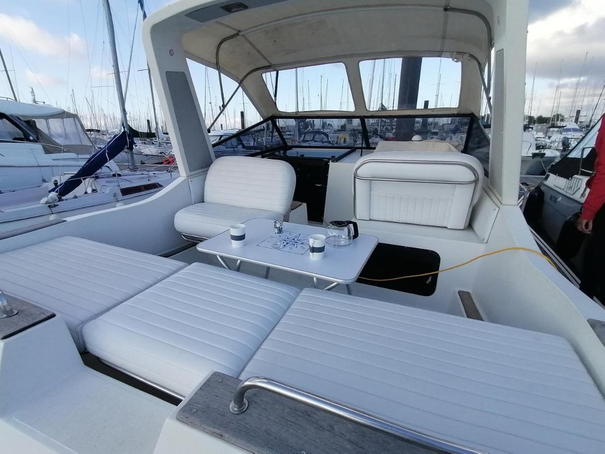 Sejour Insolite Sur Un Yacht. Bateau Hotel A Quai. Ла Рошел Екстериор снимка
